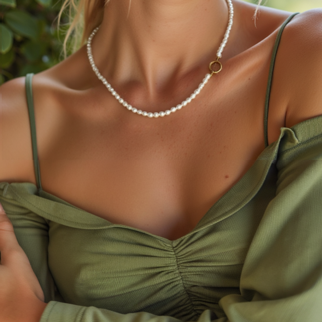 Minimalistische parelketting voor vrouwen – handgemaakte ketting met gouden detail