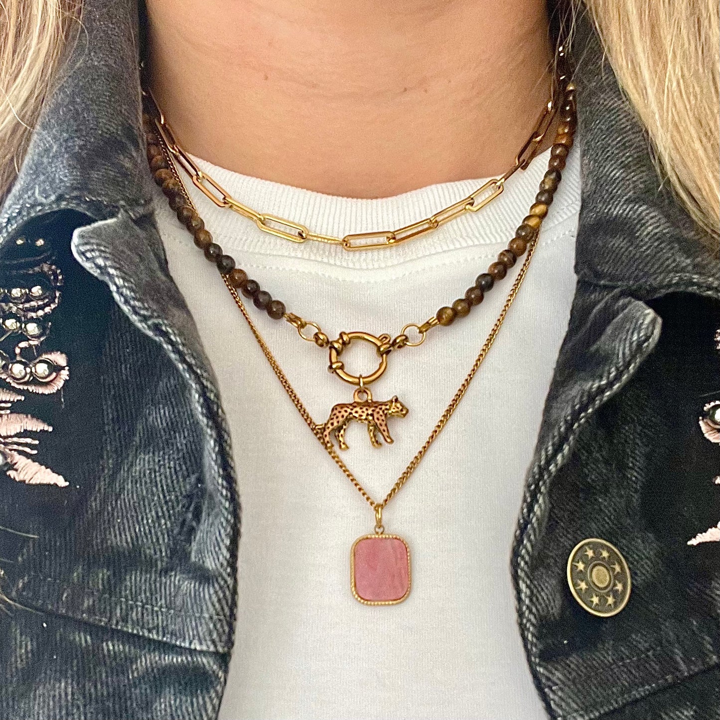 kralenketting tijgeroog kralen tiger eye bruine ketting bruin goud gouden handmade handgemaakt reversable ketting luipaard bedel bedelketting