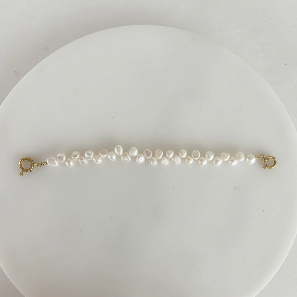 Lune | druppel parelarmband