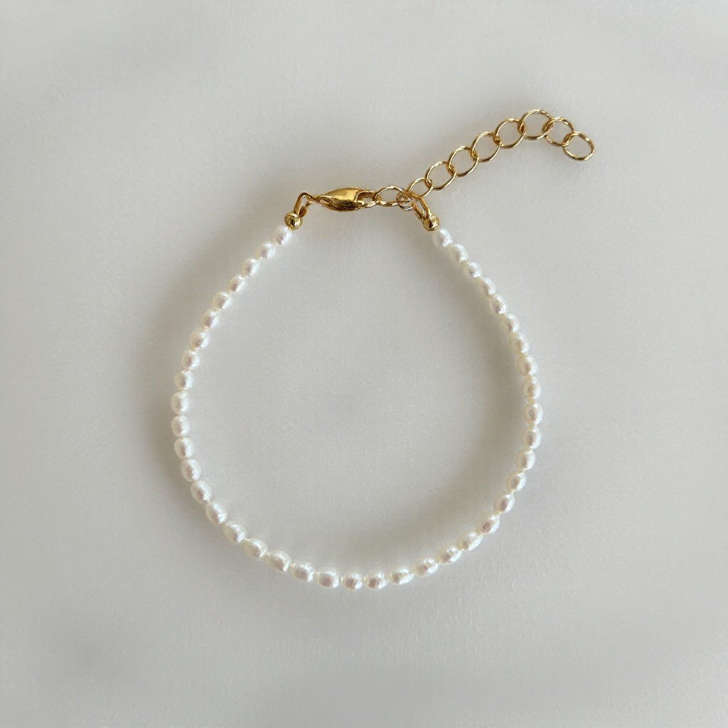 Isae | fijne parelarmband